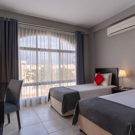 Midan Hotel Suites Muscat Exteriör bild