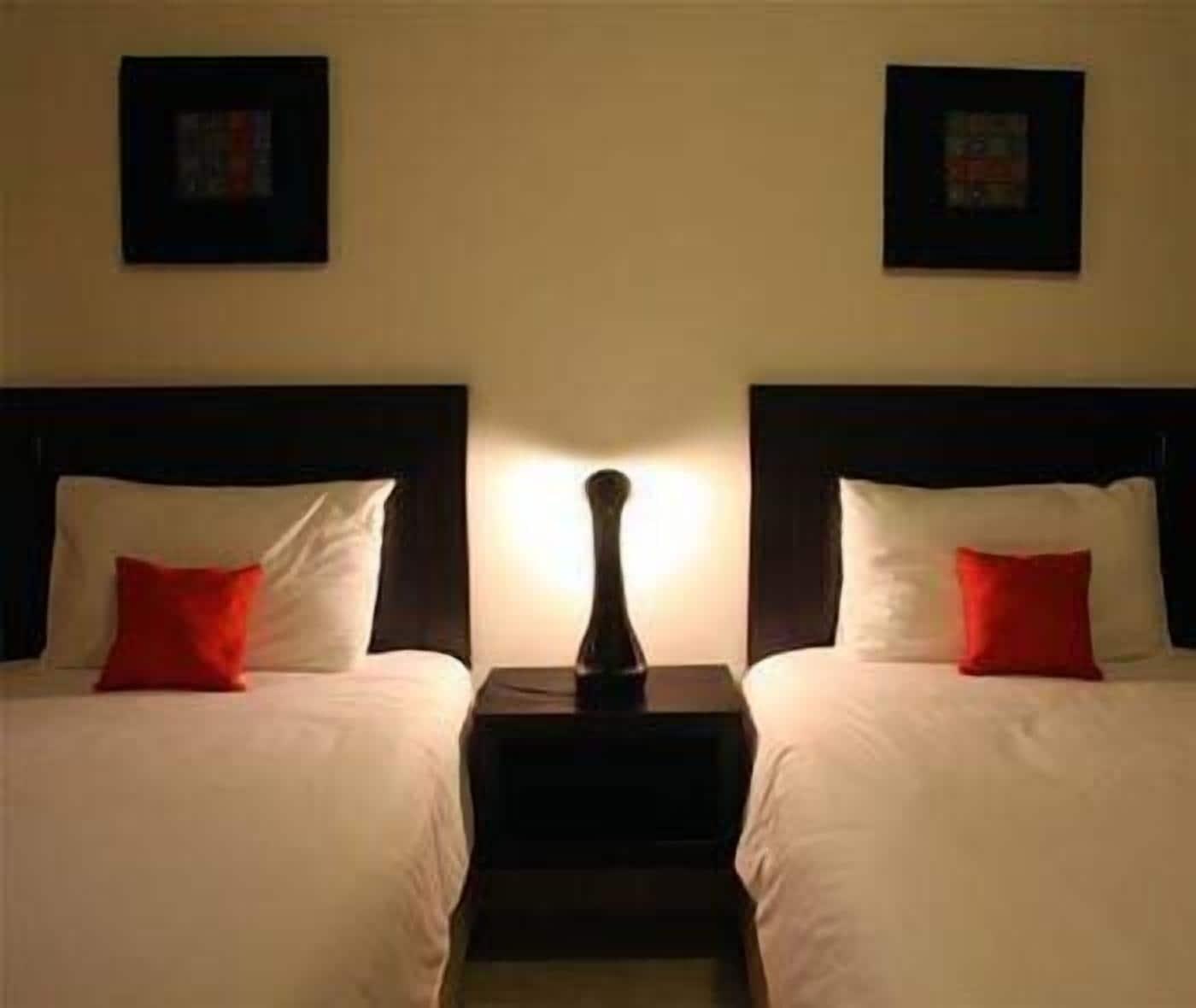Midan Hotel Suites Muscat Exteriör bild