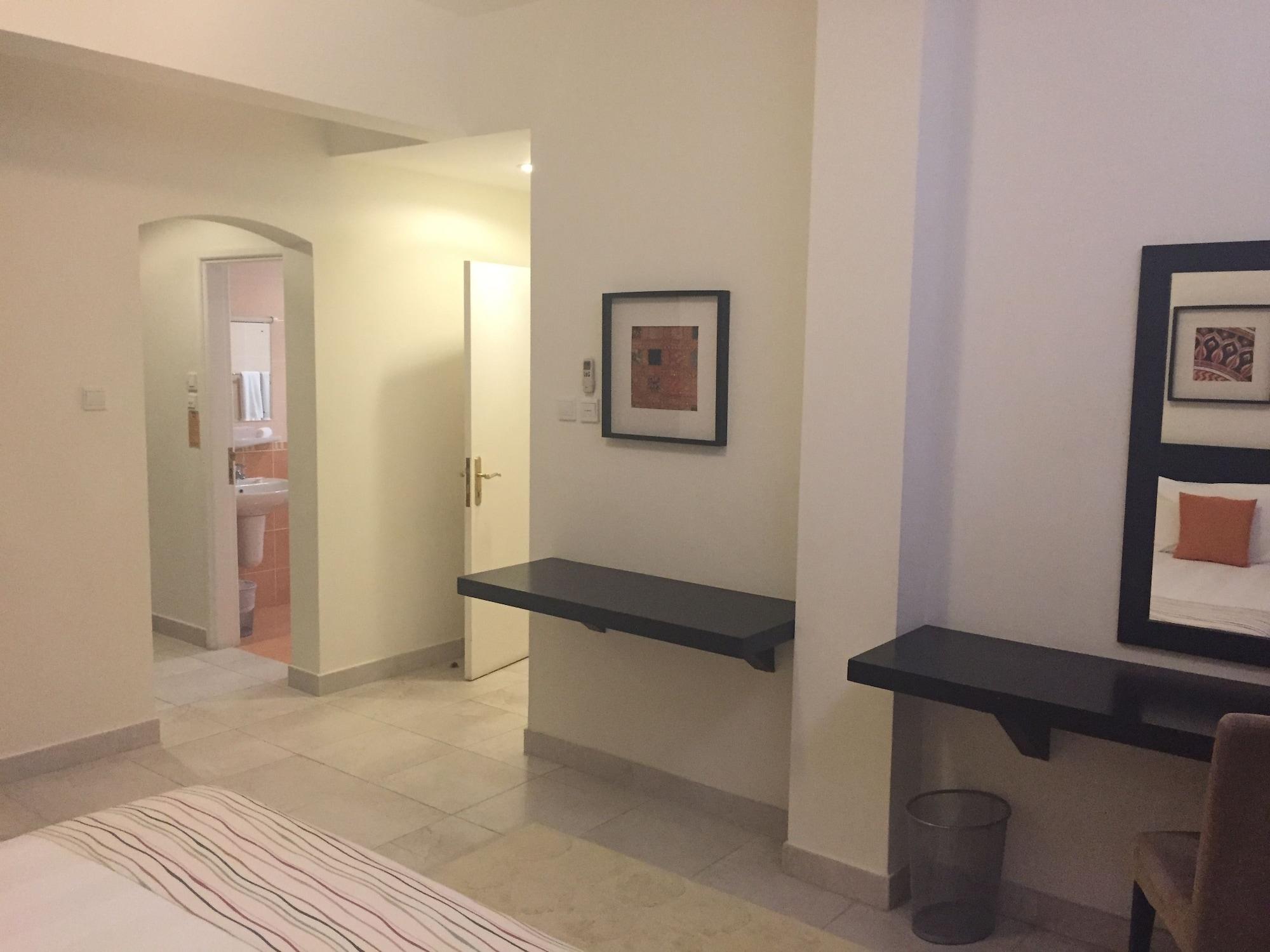 Midan Hotel Suites Muscat Exteriör bild