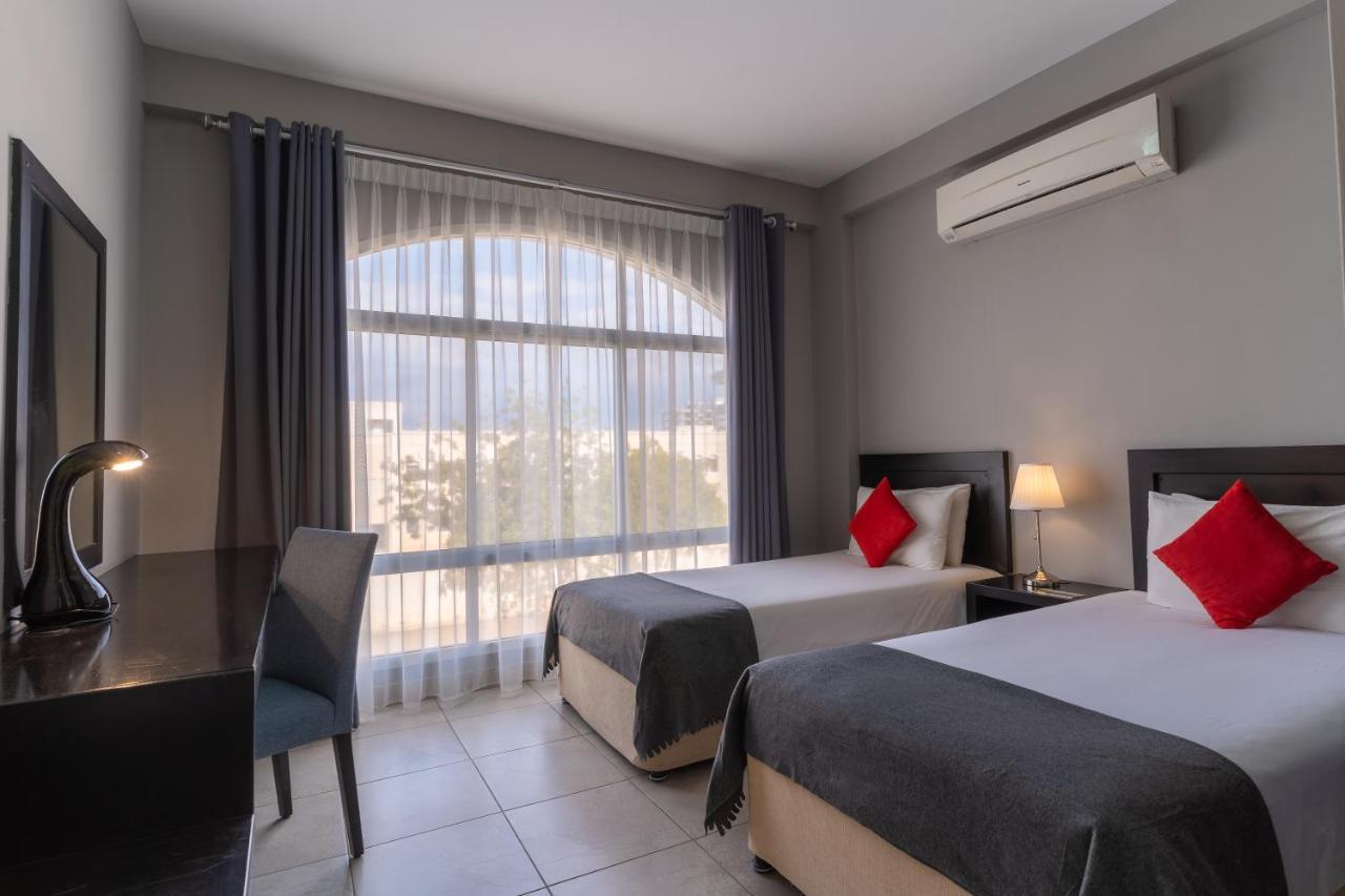 Midan Hotel Suites Muscat Exteriör bild
