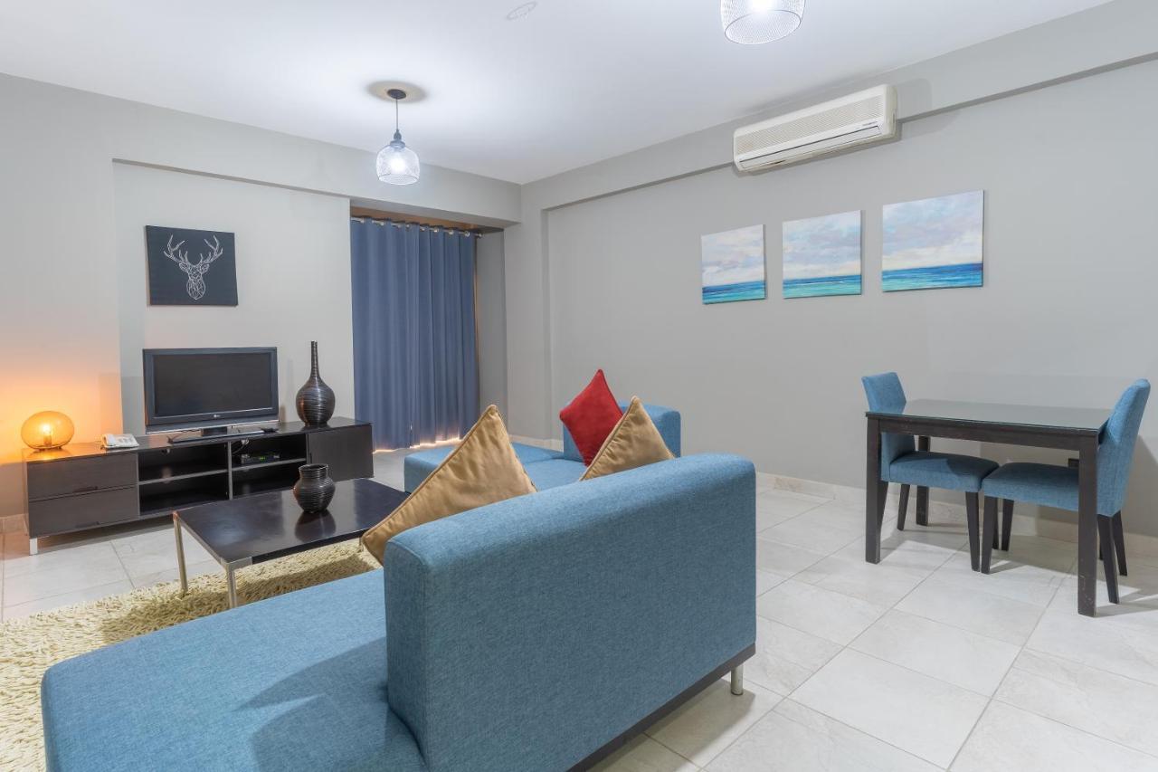 Midan Hotel Suites Muscat Exteriör bild