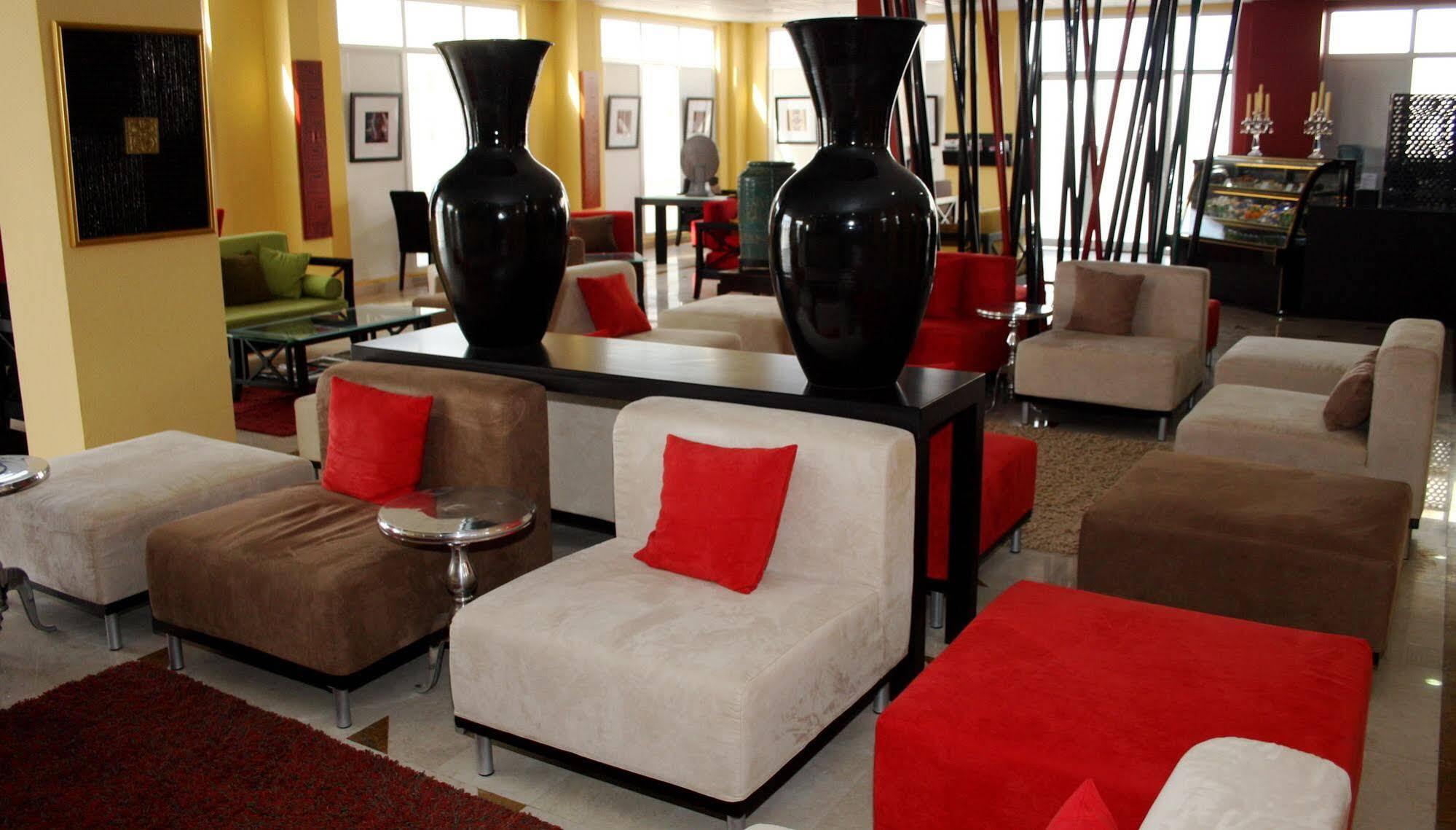 Midan Hotel Suites Muscat Exteriör bild